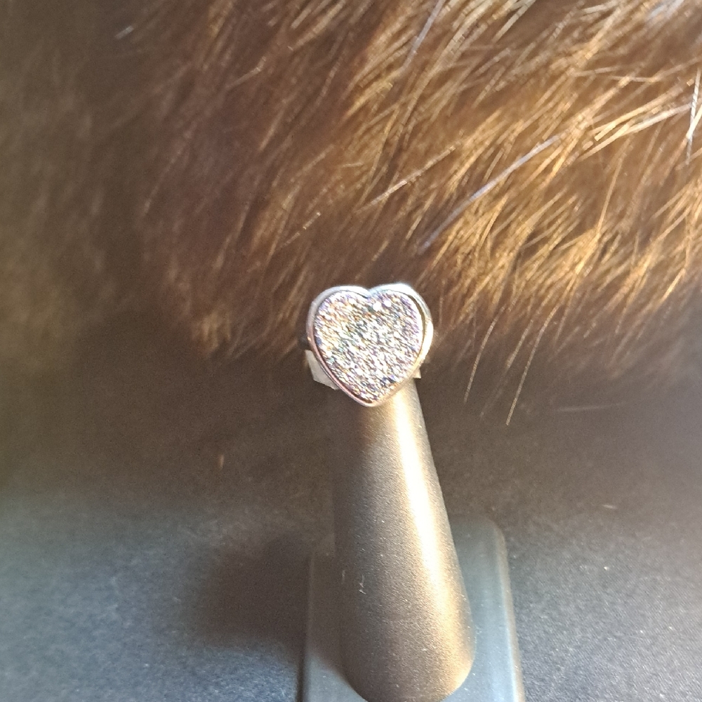 Elegant Silver Rainbow Drusy Agate Heart Ring - Picture 1 of 3